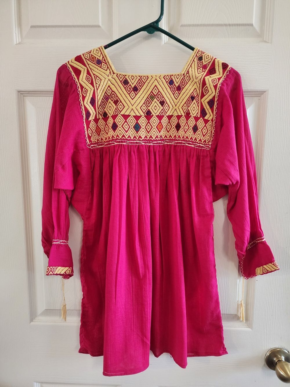 Boho Embroidered Mexican blouse size S/M  hand made  NEW fuchsia